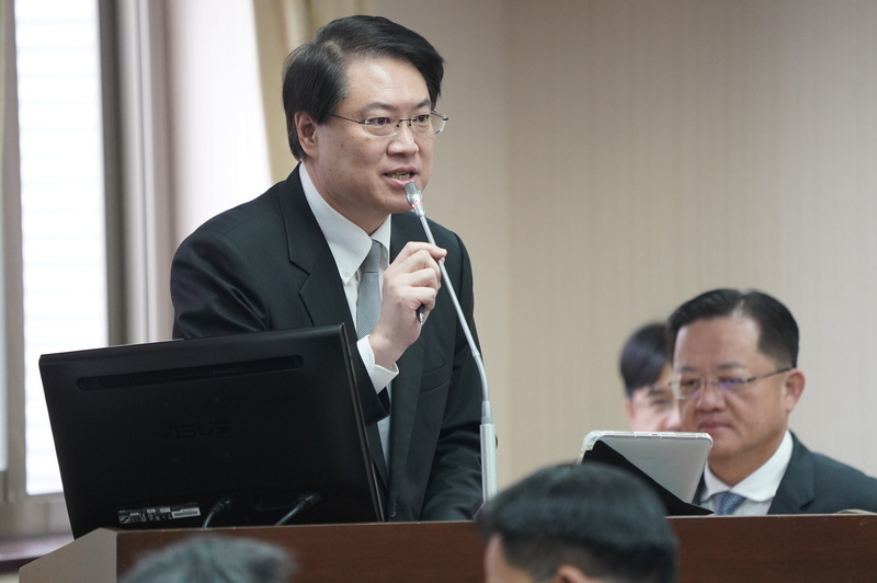 Lin Yu-chang anuncia la nueva fase del programa de viviendas sociales