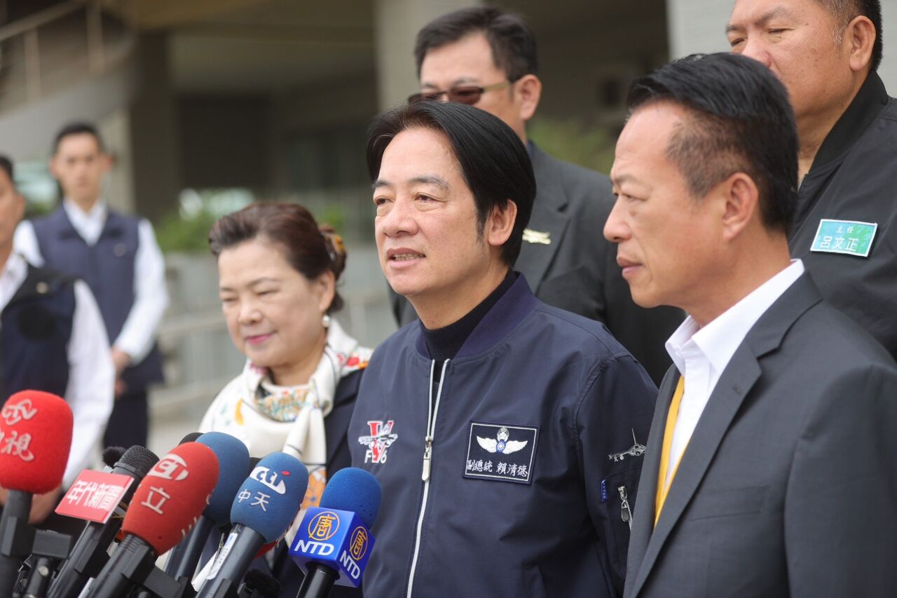Lai Ching-te visita un centro de diseño y fabricación de drones para la defensa