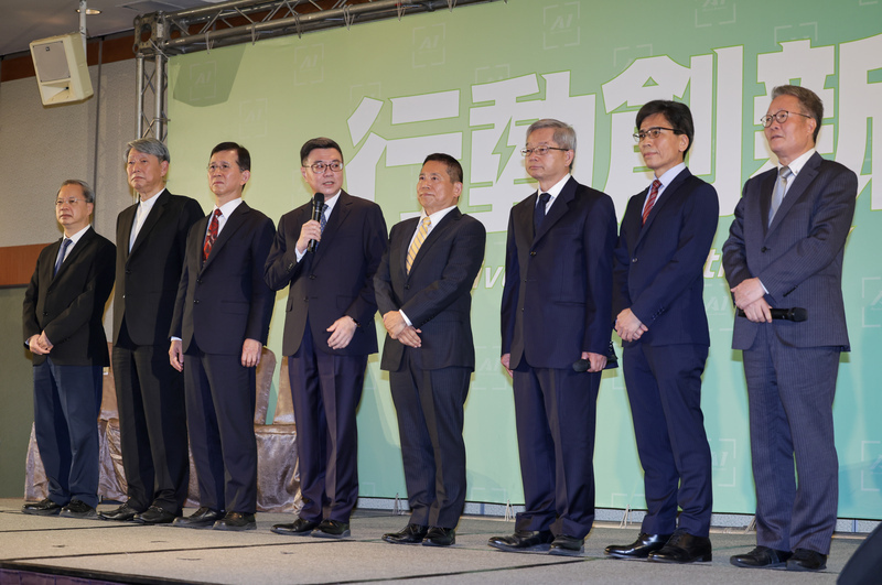 Cho Jung-tai anuncia a los miembros de la sección económica de su futuro gabinete