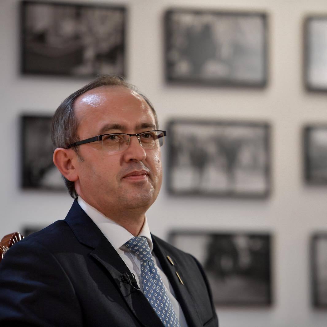 Ex primer ministro de Kosovo lidera delegación en visita a Taiwán