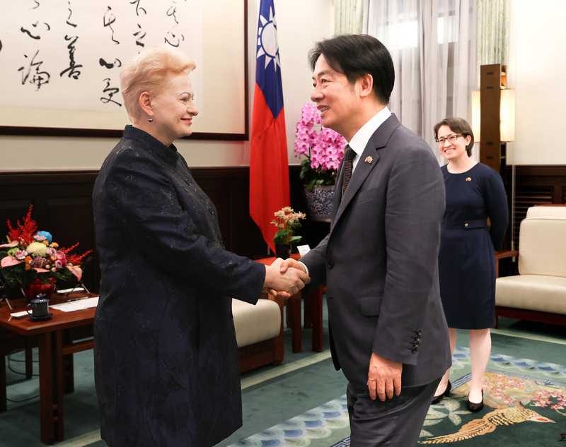 Lai Ching-te reafirma su agradecimiento y lazos con Lituania durante su encuentro con la expresidenta del país báltico