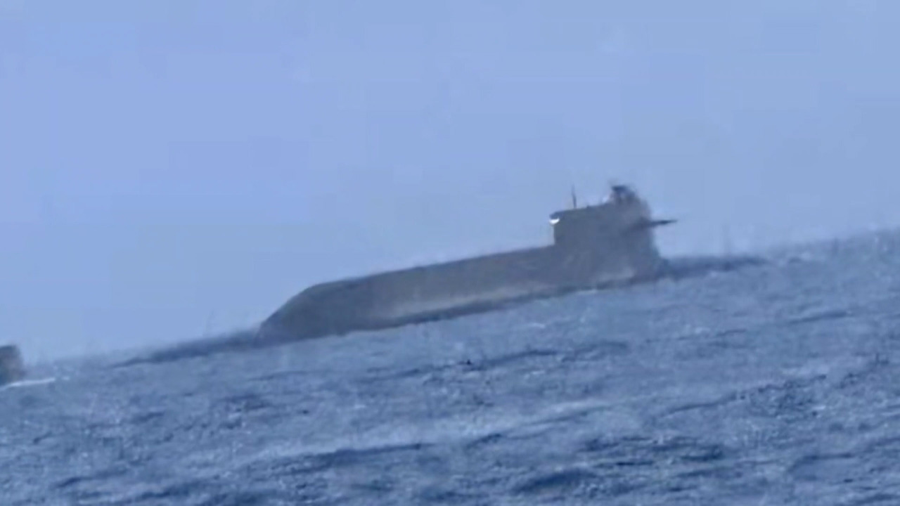 Un submarino de China continental salió a la superficie del mar cerca de Penghu