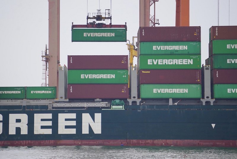 Las exportaciones no responden a lo previsto y los expertos esperan salvar el 3 % de crecimiento para este año