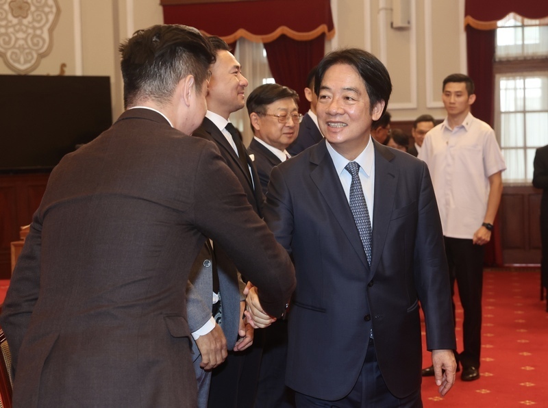 Lai Ching-te elogia las nuevas construcciones arquitectónicas y su compromiso con los objetivos de desarrollo sostenible