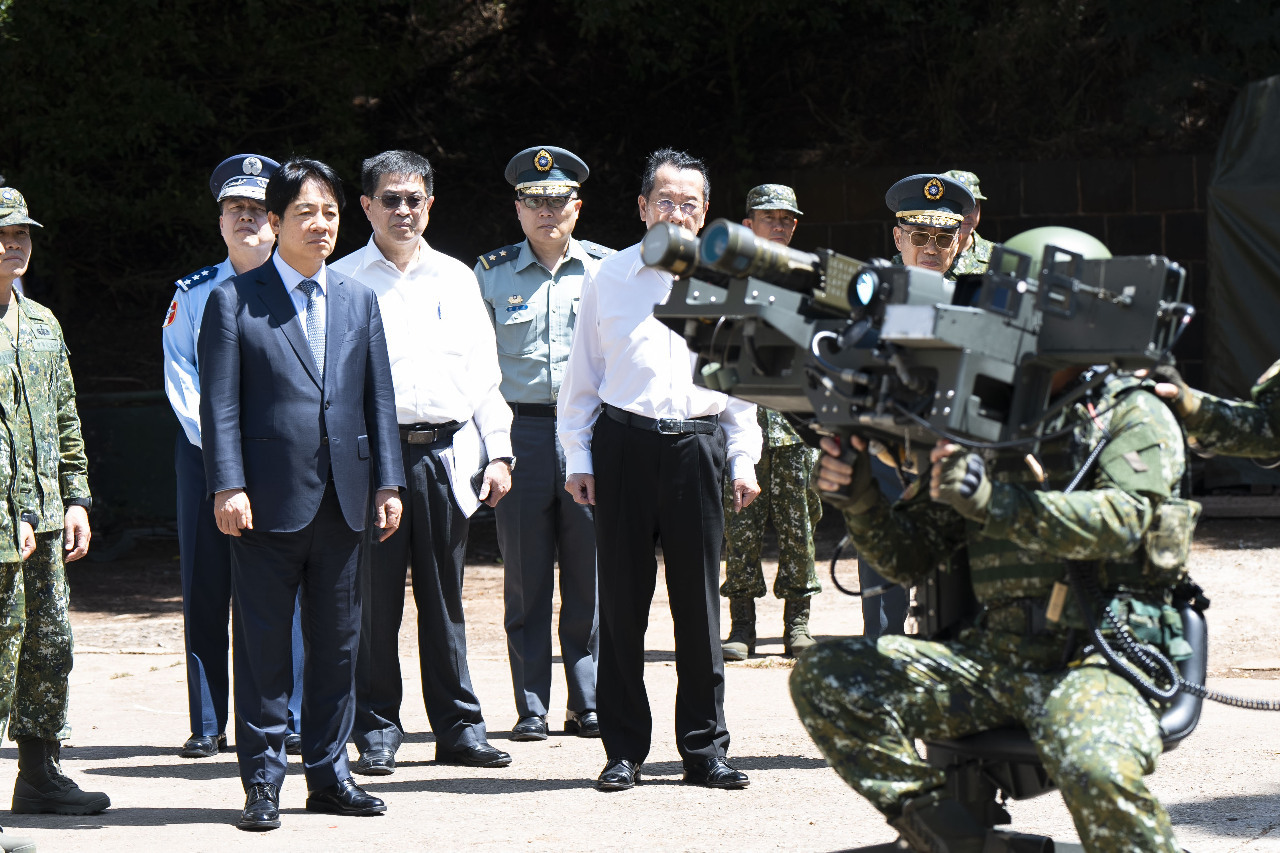 Lai Ching-te revisa la base de la Armada en Penghu a pocos días del Festival del Medio Otoño