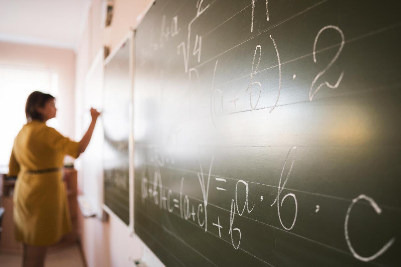La educación en la era de la IA y buenas noticias para los profesores practicantes