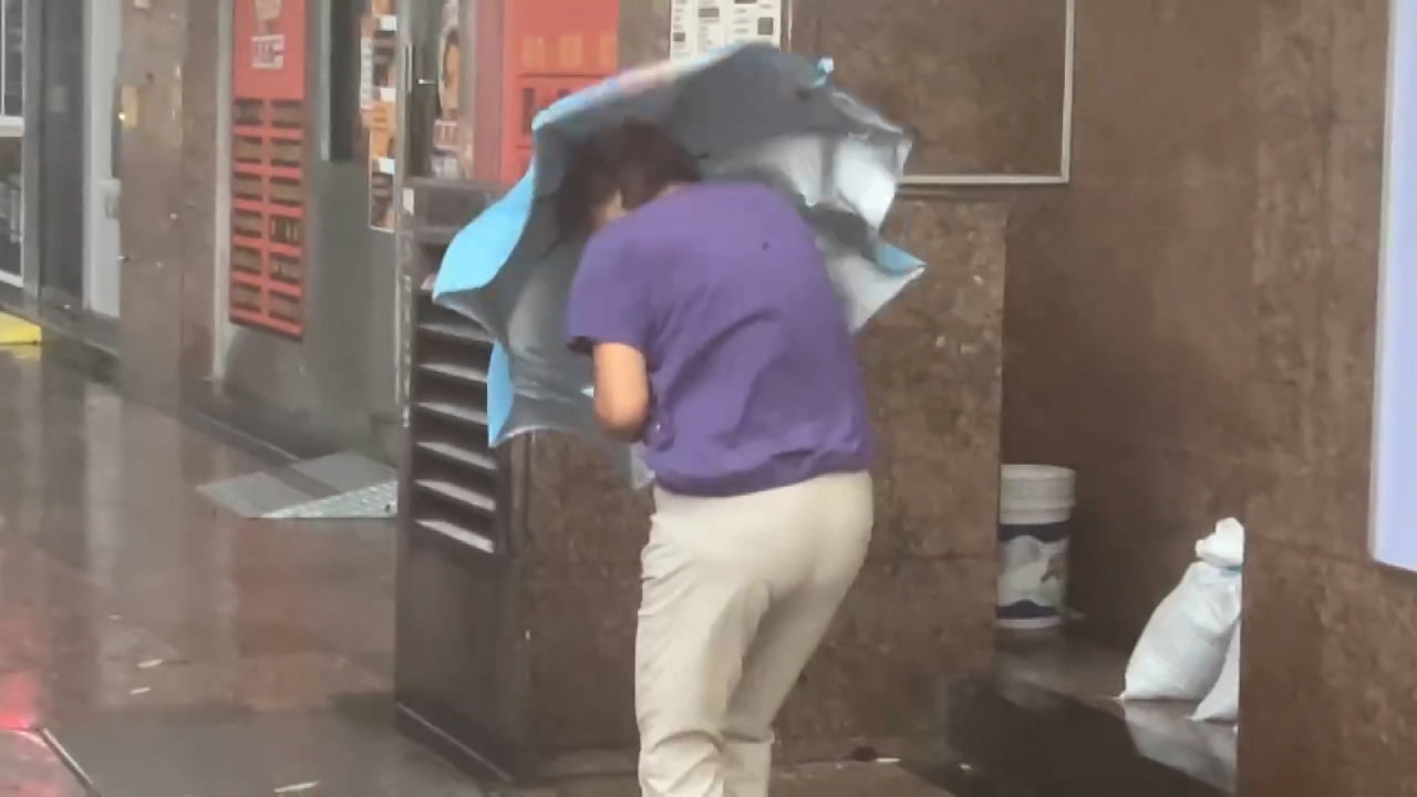 Imágenes sorprendentes del tifón Krathon a su paso por Taiwán