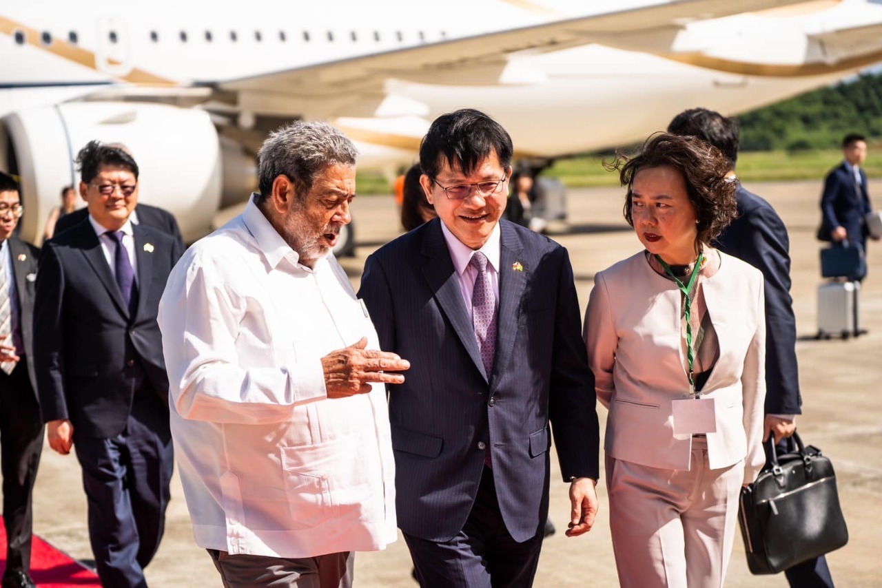Lin Chia-lung llega a San Vicente y las Granadinas