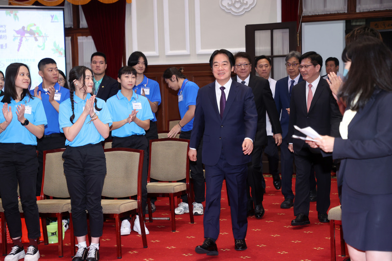 Lai Ching-te recibe a los  jóvenes embajadores internacionales