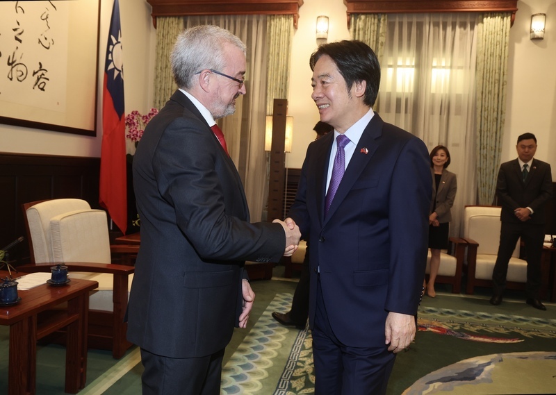 Lai Ching-te recibe a diputados checos y enfatiza el gran momento de las relaciones bilaterales