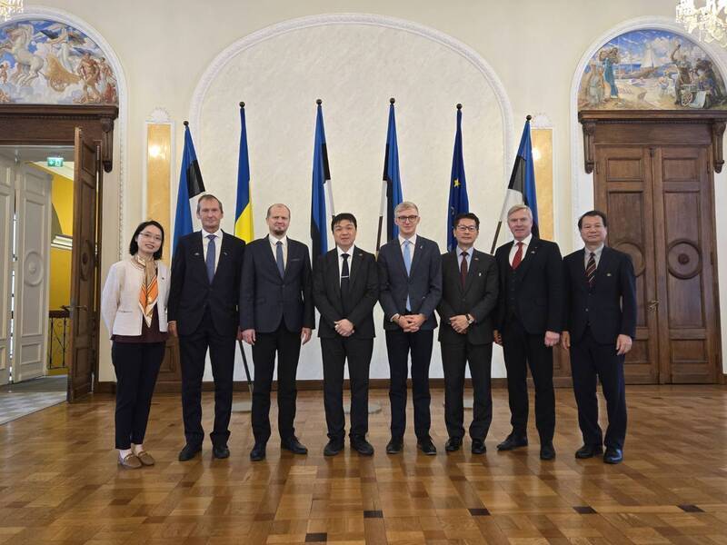 Delegación del MAC comparte en Estonia su experiencia de enfrentamiento a China continental