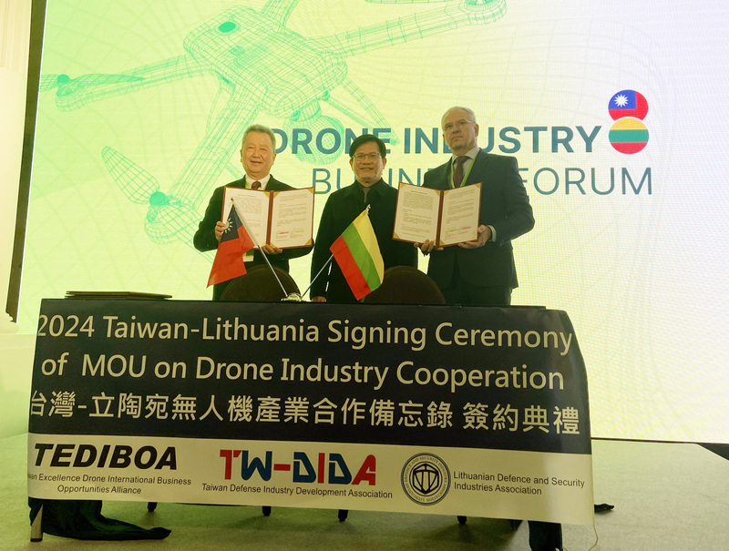 Taiwán firma dos memorandos de cooperación con Lituania en materia de drones militares