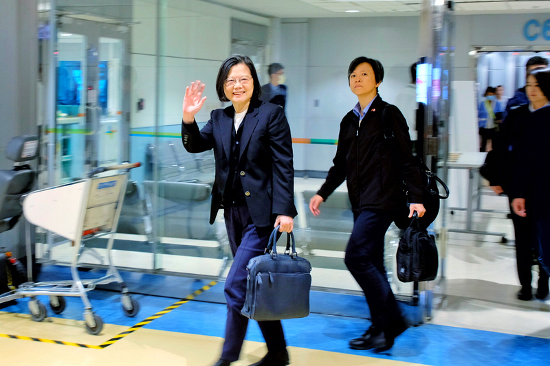 Tsai Ing-wen regresa de Canadá donde participó en el foro de seguridad de Halifax