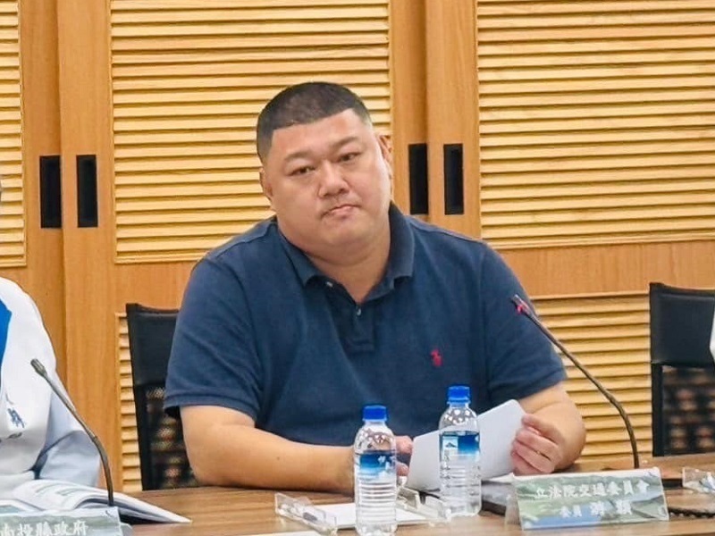 El PDP se opone a equiparar a los cónyuges de China continental con el resto de cónyuges extranjeros