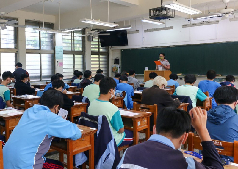 Estrategias para Mejorar la Implementación del Currículo 2019 en Taiwán