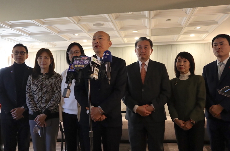 Han Kuo-yu celebra el éxito de su delegación en la ceremonia de toma de posesión de Trump