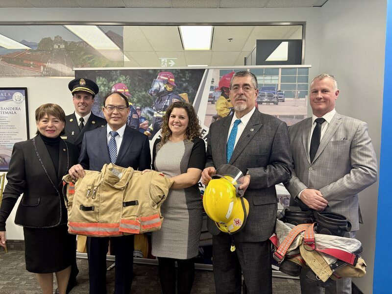 Canadá y Taiwán juntos en una donación para los Bomberos Voluntarios de Guatemala
