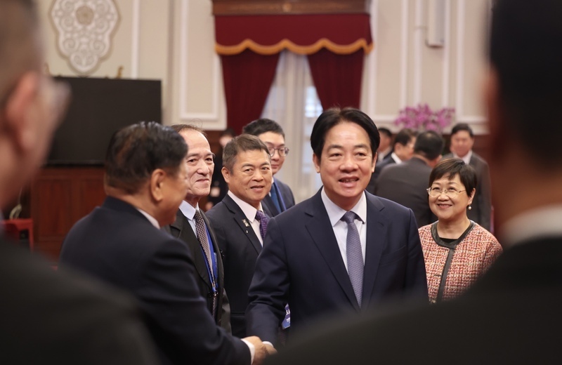El presidente Lai invita a los empresarios taiwaneses a regresar e invertir en la isla