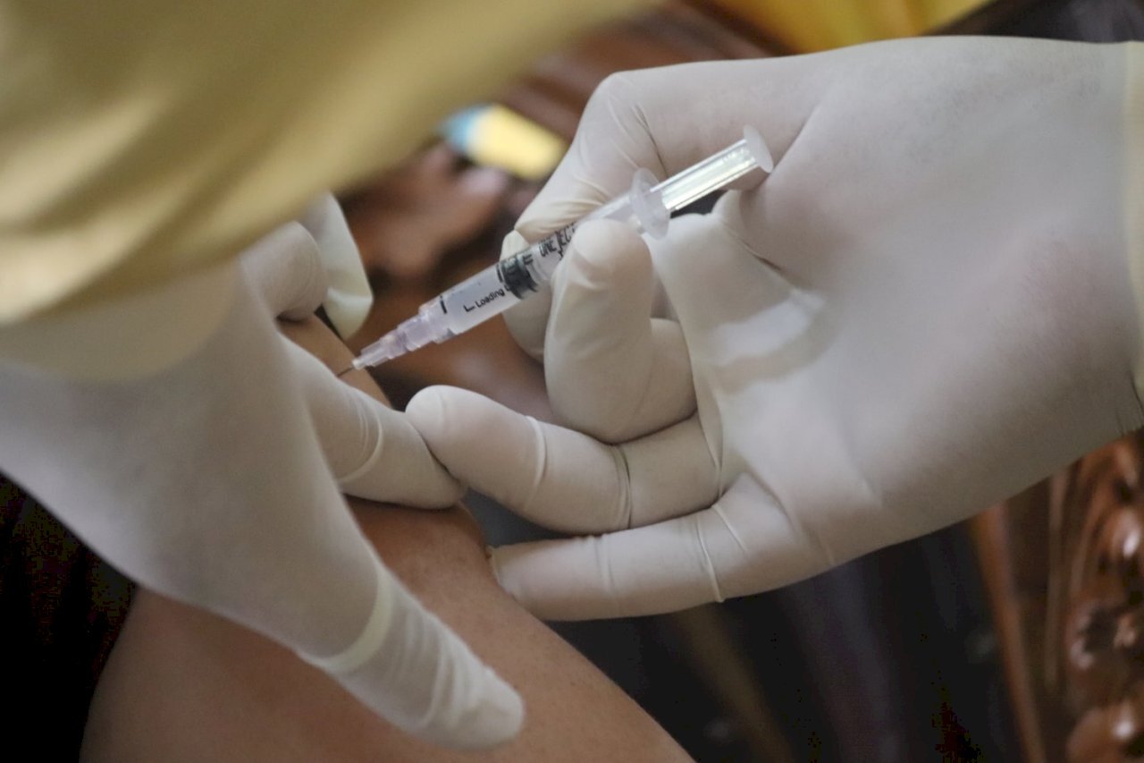 Taiwán mantiene la vacunación como prioridad para prevenir casos graves de COVID-19 en mayores de 50 años